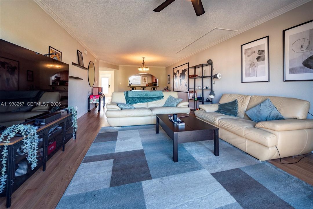 En Venta: $179,950 (2 camas, 2 baños, 1270 Pies cuadrados)