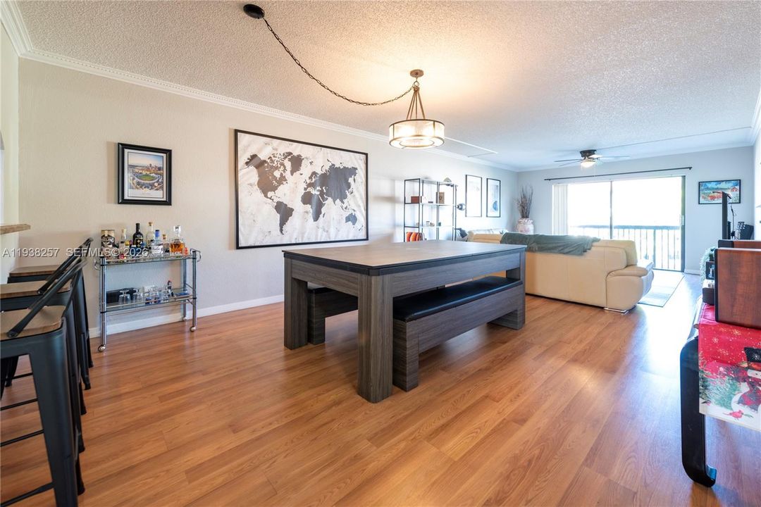 En Venta: $179,950 (2 camas, 2 baños, 1270 Pies cuadrados)