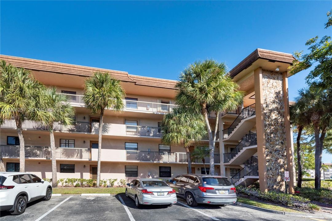 En Venta: $179,950 (2 camas, 2 baños, 1270 Pies cuadrados)