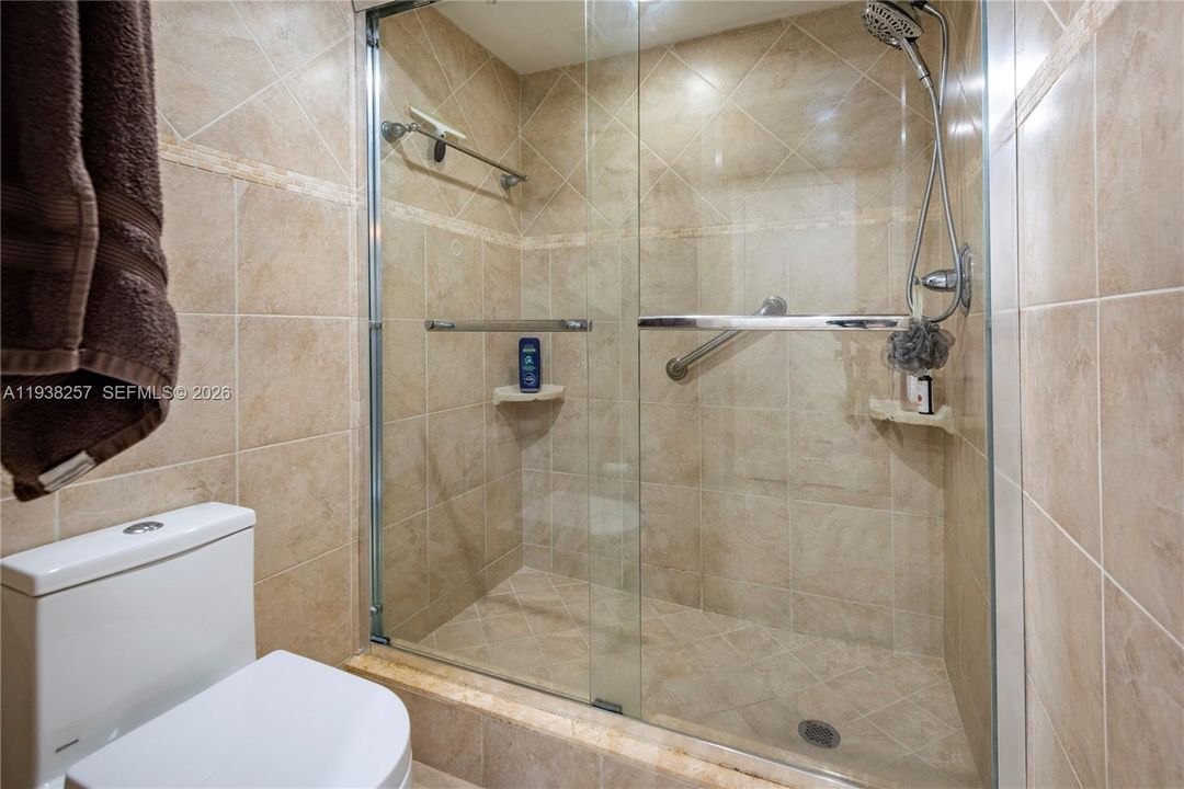 En Venta: $179,950 (2 camas, 2 baños, 1270 Pies cuadrados)