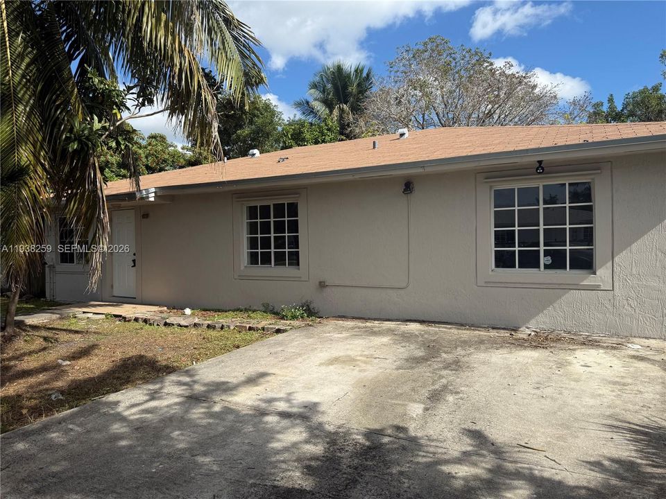 В аренду: $2,900 (4 спален, 2 ванн, 1395 Квадратных фут)