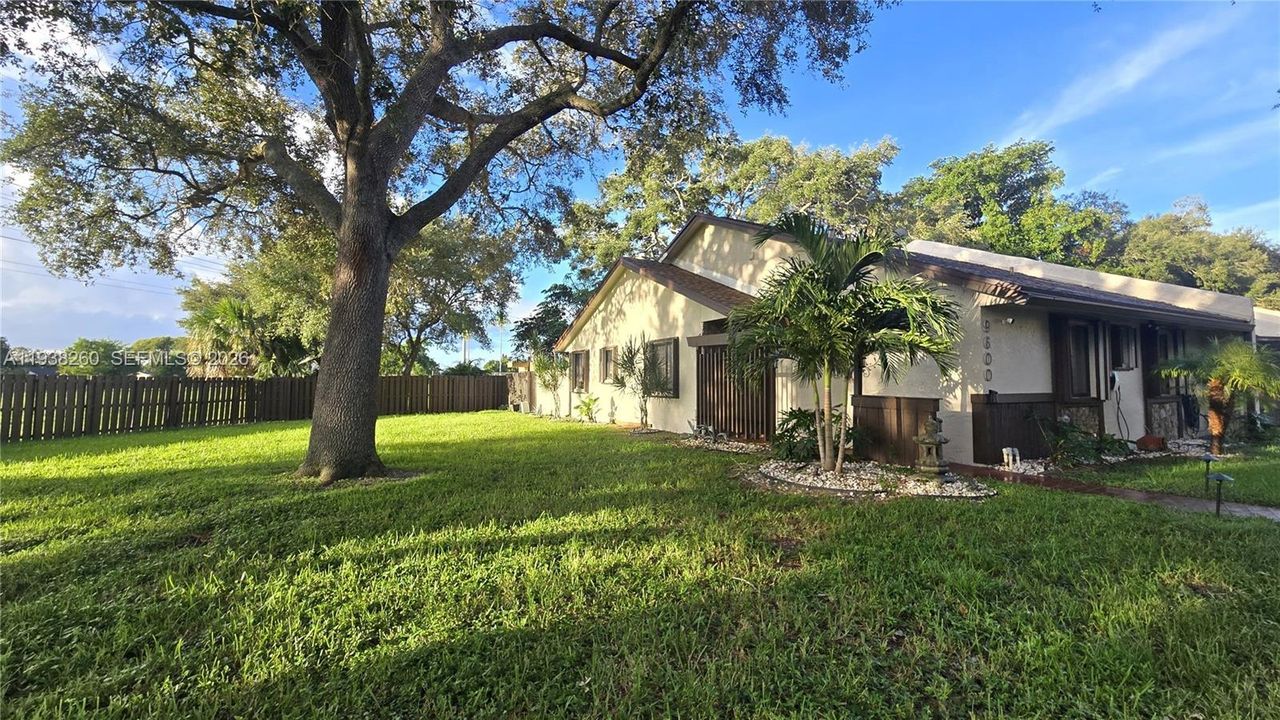 For Sale: $495,000 (3 beds, 2 baths, 1341 Square Feet)