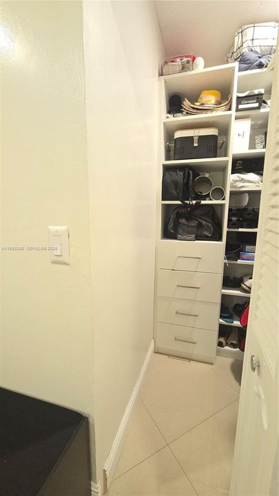 For Sale: $495,000 (3 beds, 2 baths, 1341 Square Feet)