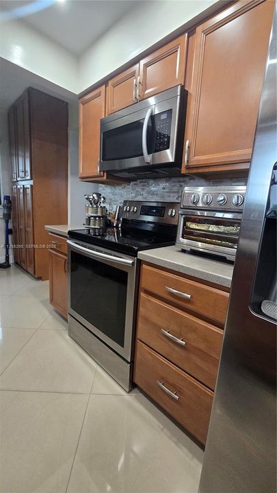 For Sale: $495,000 (3 beds, 2 baths, 1341 Square Feet)