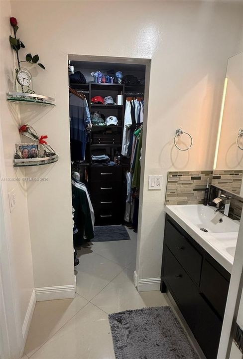 For Sale: $495,000 (3 beds, 2 baths, 1341 Square Feet)