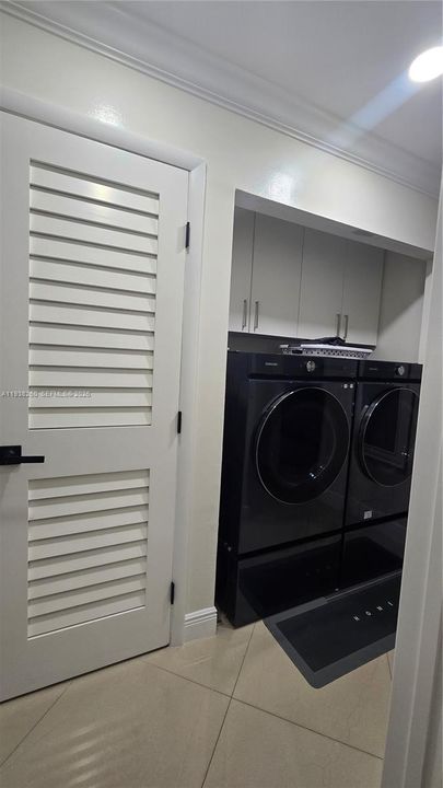 For Sale: $495,000 (3 beds, 2 baths, 1341 Square Feet)