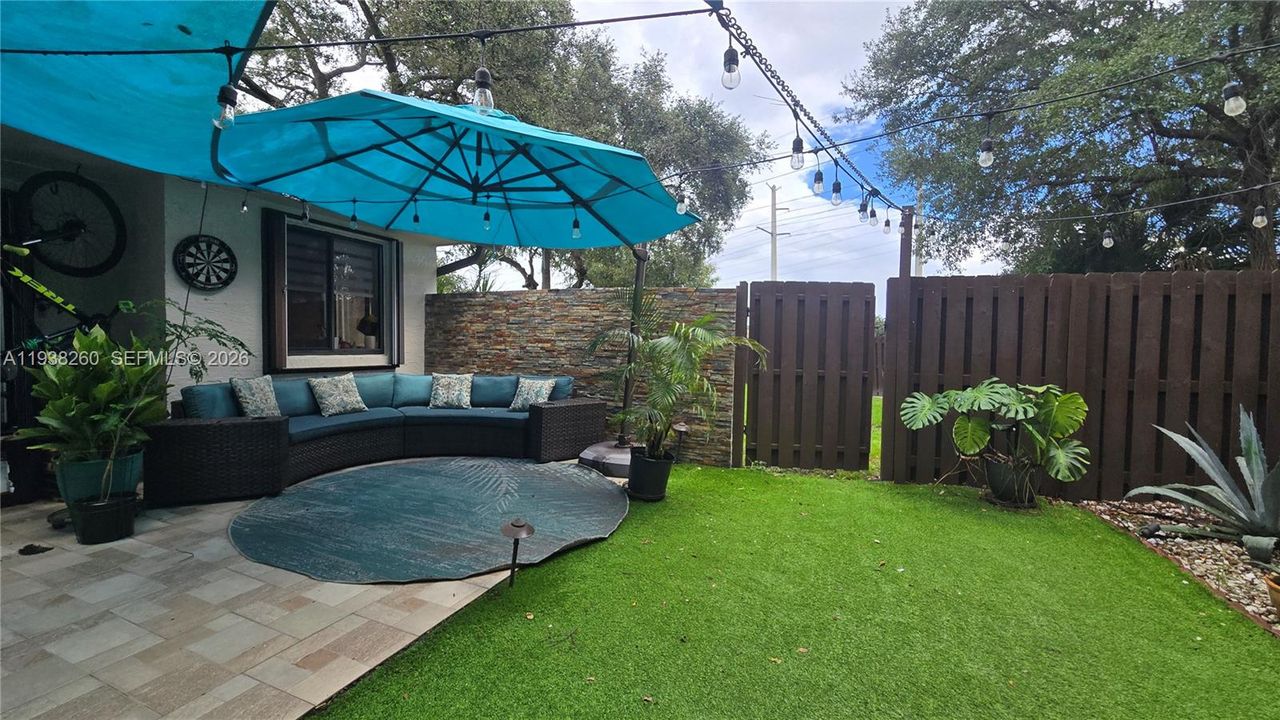 For Sale: $495,000 (3 beds, 2 baths, 1341 Square Feet)