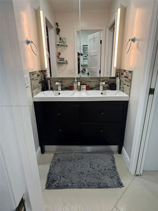 For Sale: $495,000 (3 beds, 2 baths, 1341 Square Feet)