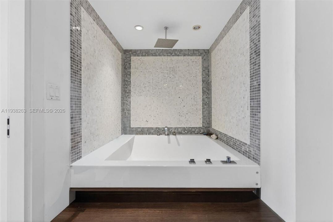 En Venta: $590,000 (1 camas, 1 baños, 799 Pies cuadrados)