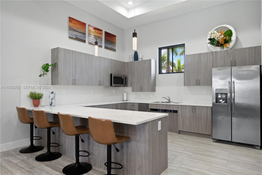 На продажу: $445,000 (3 спален, 2 ванн, 1331 Квадратных фут)