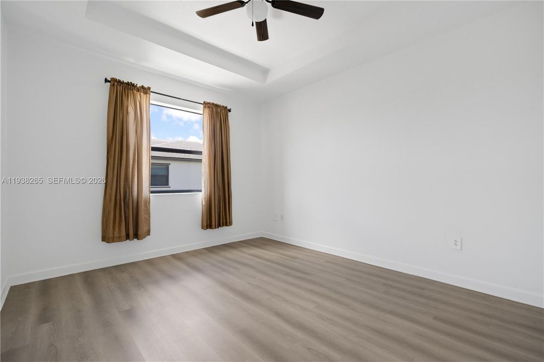 На продажу: $445,000 (3 спален, 2 ванн, 1331 Квадратных фут)