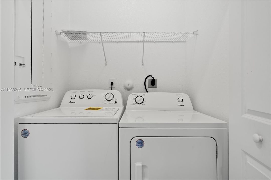 На продажу: $445,000 (3 спален, 2 ванн, 1331 Квадратных фут)