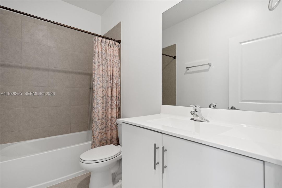 На продажу: $445,000 (3 спален, 2 ванн, 1331 Квадратных фут)