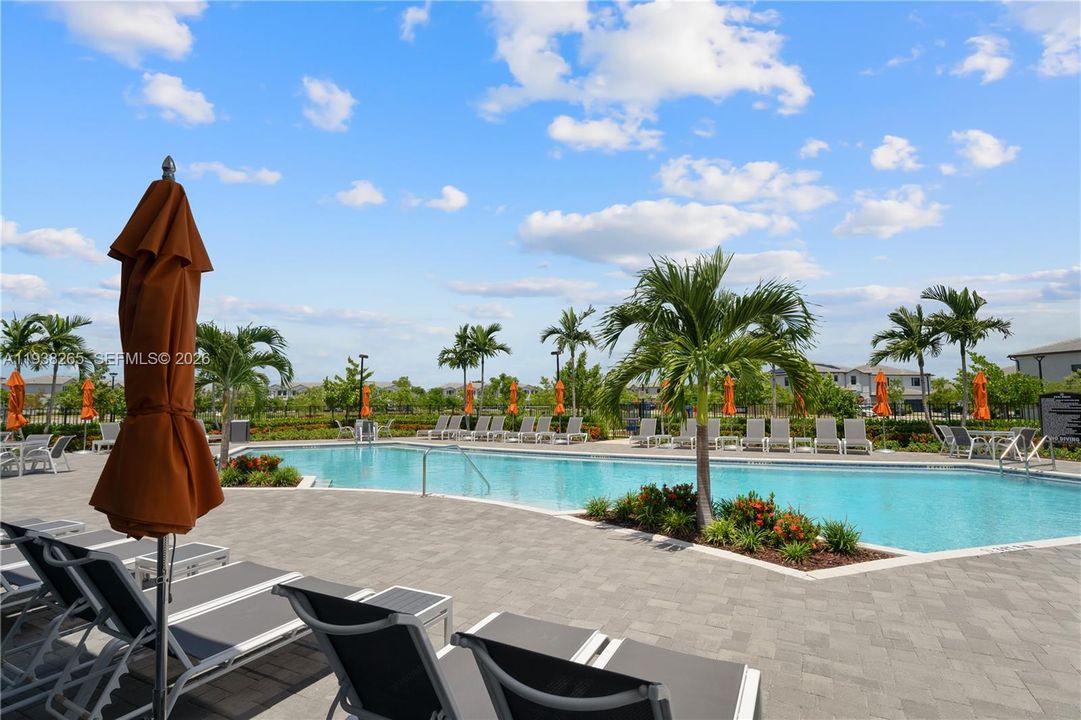 На продажу: $445,000 (3 спален, 2 ванн, 1331 Квадратных фут)