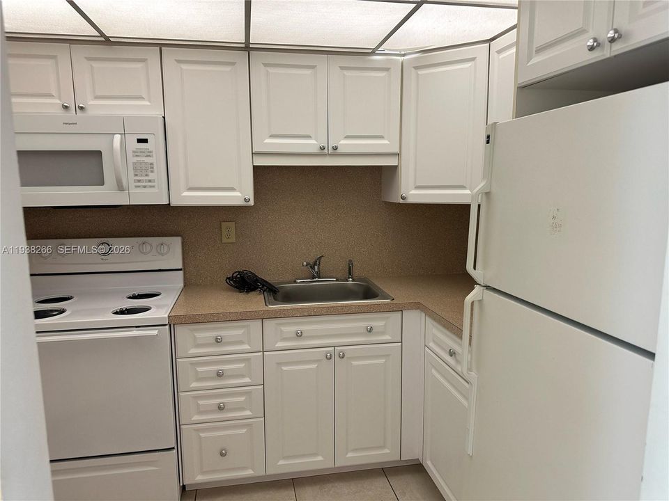 For Sale: $70,000 (1 beds, 1 baths, 590 Square Feet)