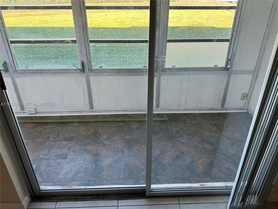 For Sale: $70,000 (1 beds, 1 baths, 590 Square Feet)