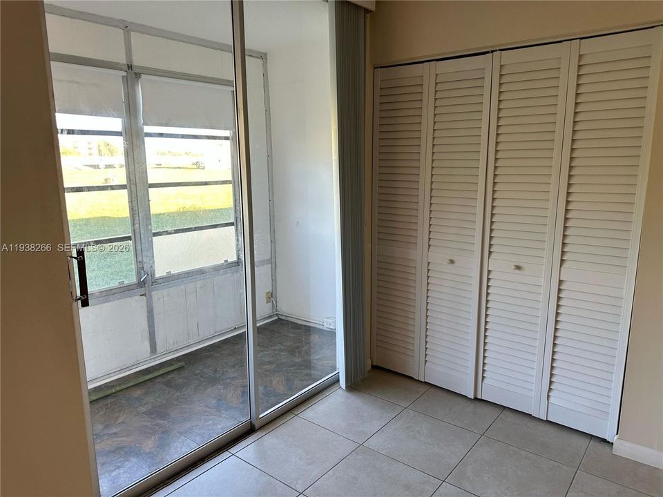 For Sale: $70,000 (1 beds, 1 baths, 590 Square Feet)