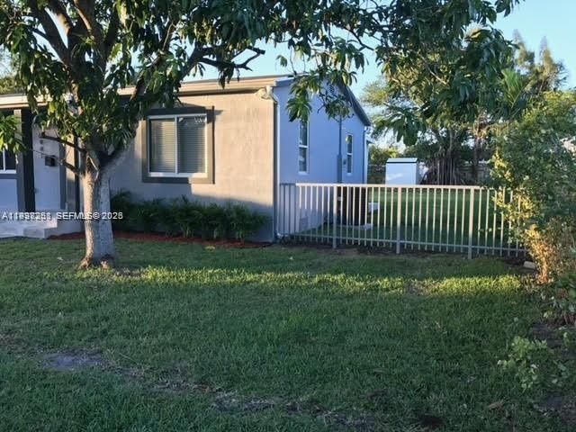 For Rent: $3,700 (3 beds, 2 baths, 945 Square Feet)