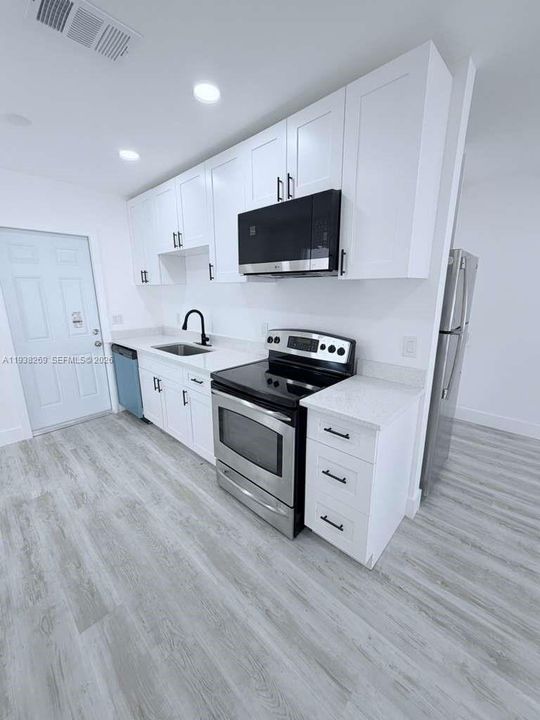 В аренду: $2,400 (2 спален, 1 ванн, 1566 Квадратных фут)