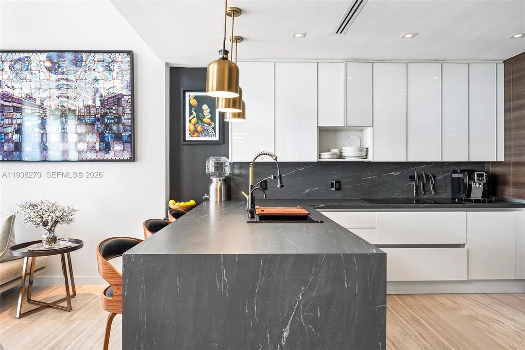 待售: $2,825,000 (3 贝兹, 4 浴室, 2928 平方英尺)