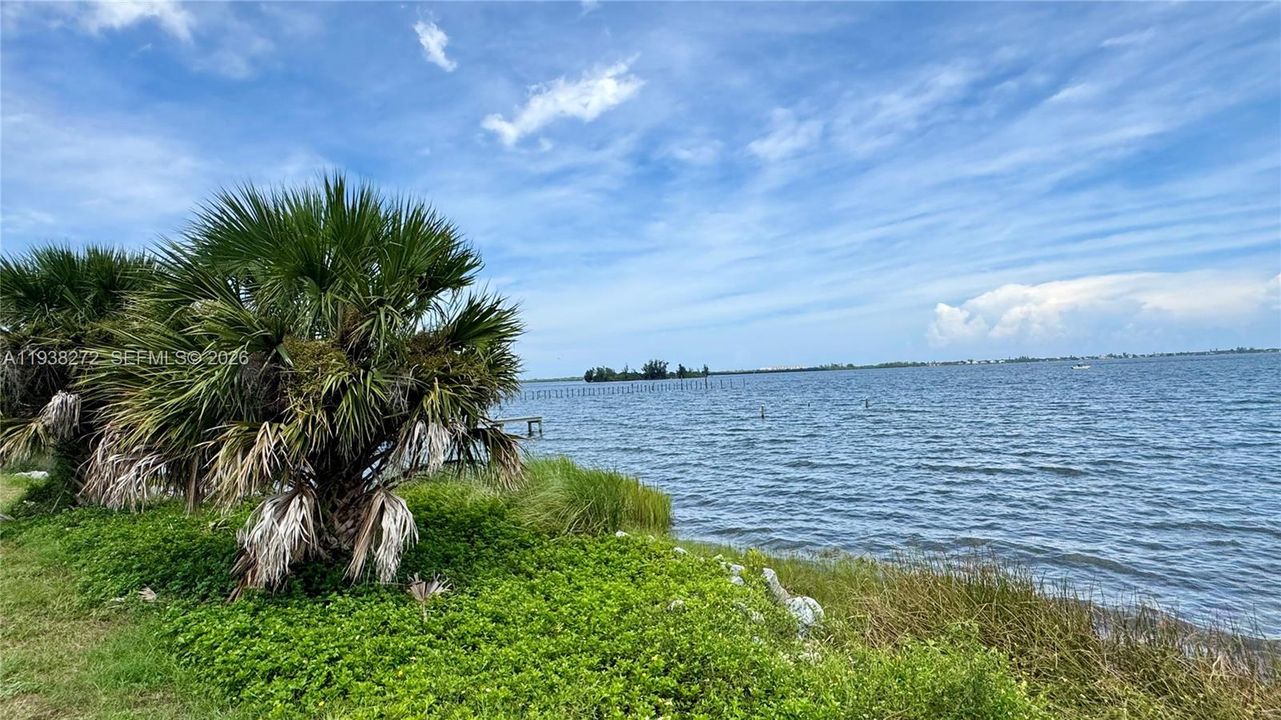 For Sale: $625,000 (1.58 acres)