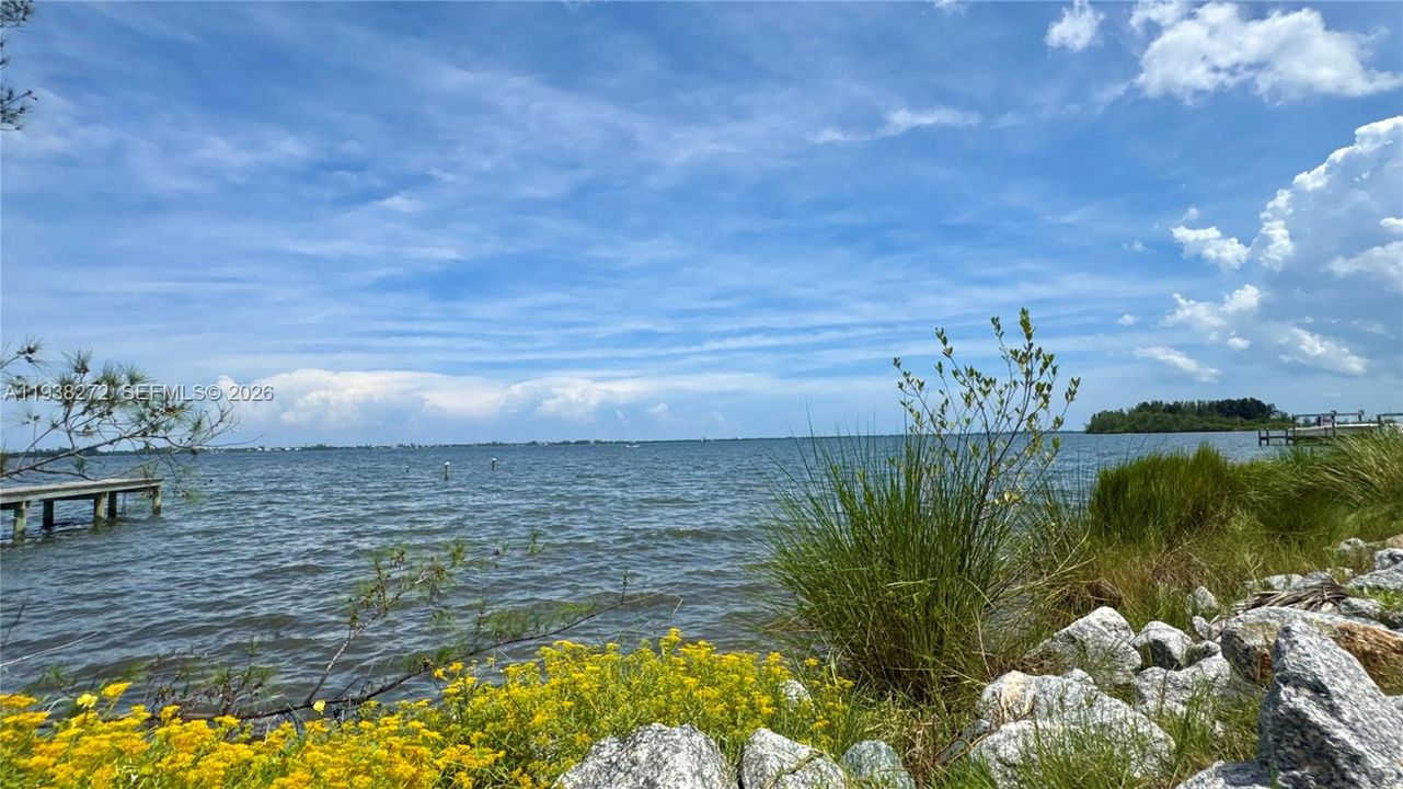 For Sale: $625,000 (1.58 acres)