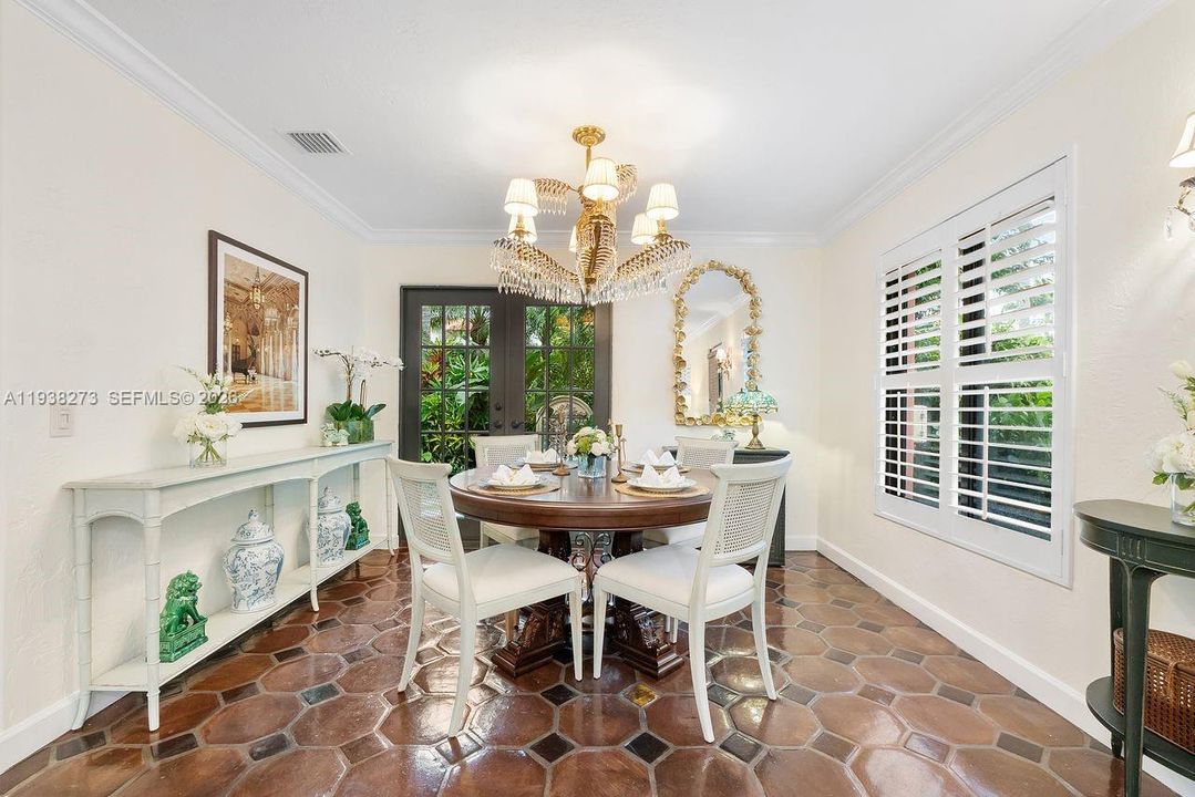 For Rent: $17,000 (1 beds, 1 baths, 919 Square Feet)