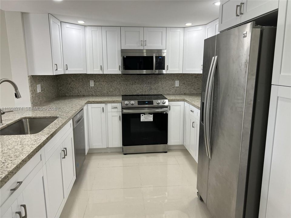 For Rent: $3,200 (3 beds, 3 baths, 1640 Square Feet)