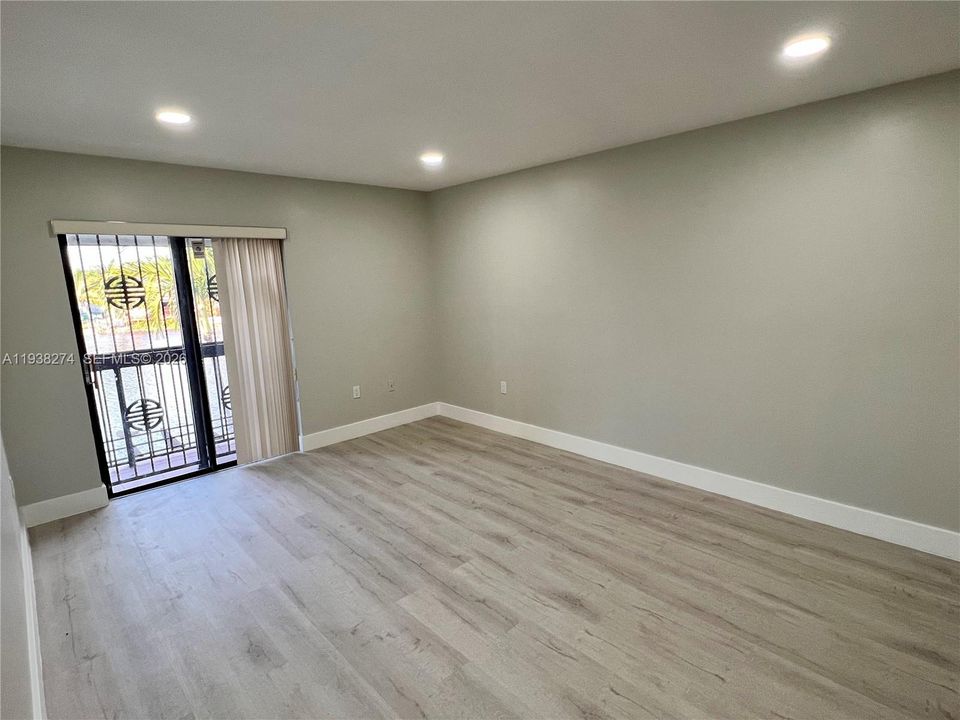 For Rent: $3,200 (3 beds, 3 baths, 1640 Square Feet)