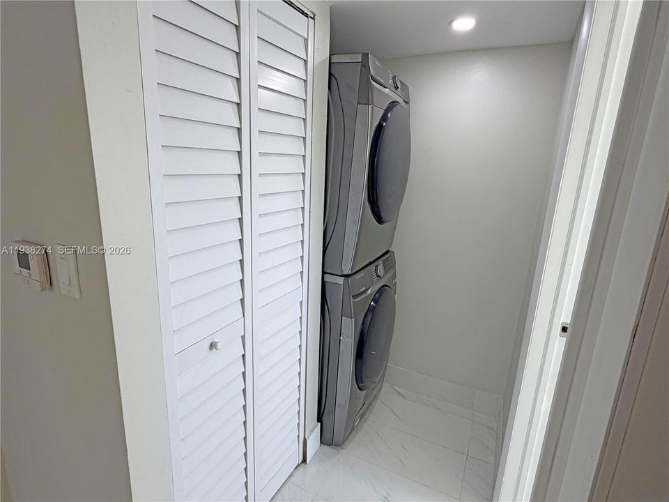 For Rent: $3,200 (3 beds, 3 baths, 1640 Square Feet)