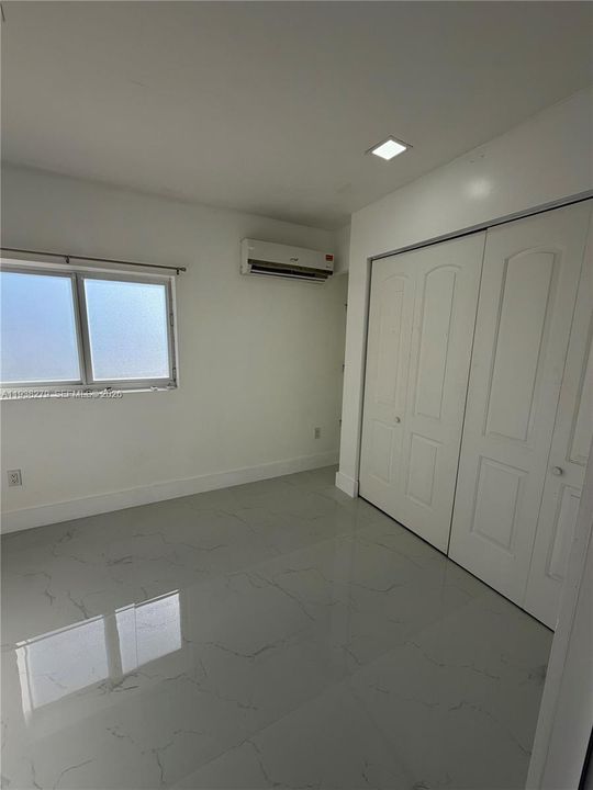 For Rent: $2,000 (1 beds, 1 baths, 1973 Square Feet)