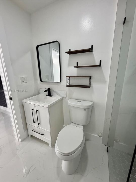 For Rent: $2,000 (1 beds, 1 baths, 1973 Square Feet)