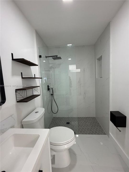 For Rent: $2,000 (1 beds, 1 baths, 1973 Square Feet)