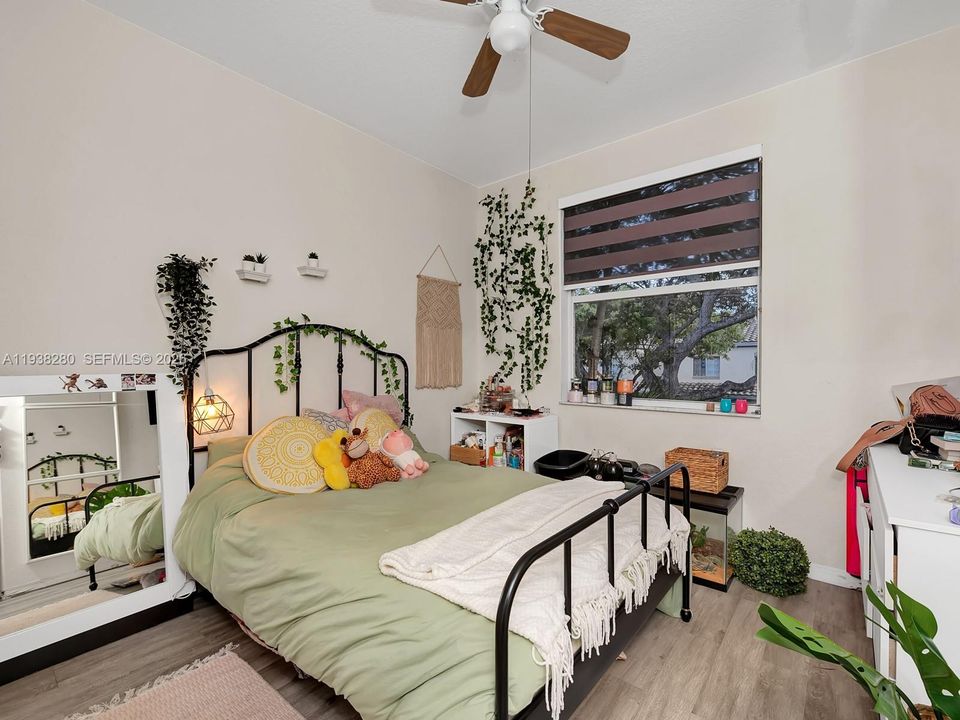 В аренду: $3,300 (3 спален, 2 ванн, 1657 Квадратных фут)