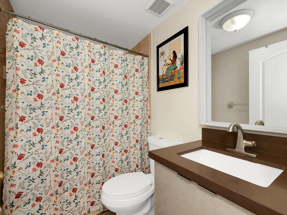 В аренду: $3,300 (3 спален, 2 ванн, 1657 Квадратных фут)