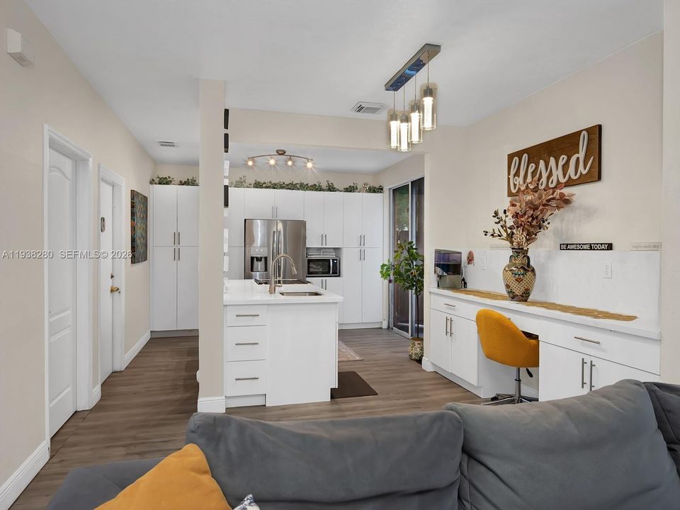 В аренду: $3,300 (3 спален, 2 ванн, 1657 Квадратных фут)