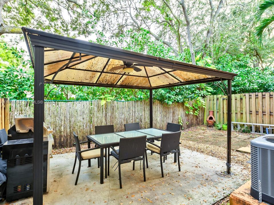 В аренду: $3,300 (3 спален, 2 ванн, 1657 Квадратных фут)