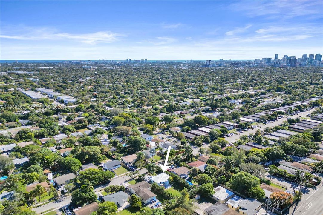 For Sale: $450,000 (2 beds, 1 baths, 925 Square Feet)