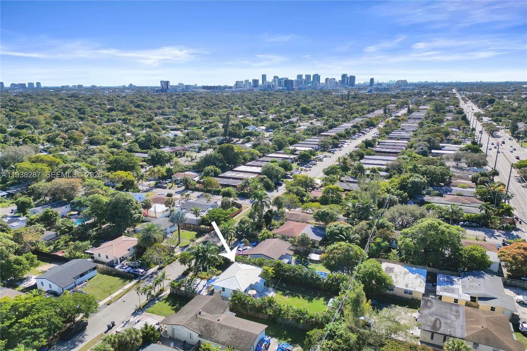 For Sale: $450,000 (2 beds, 1 baths, 925 Square Feet)