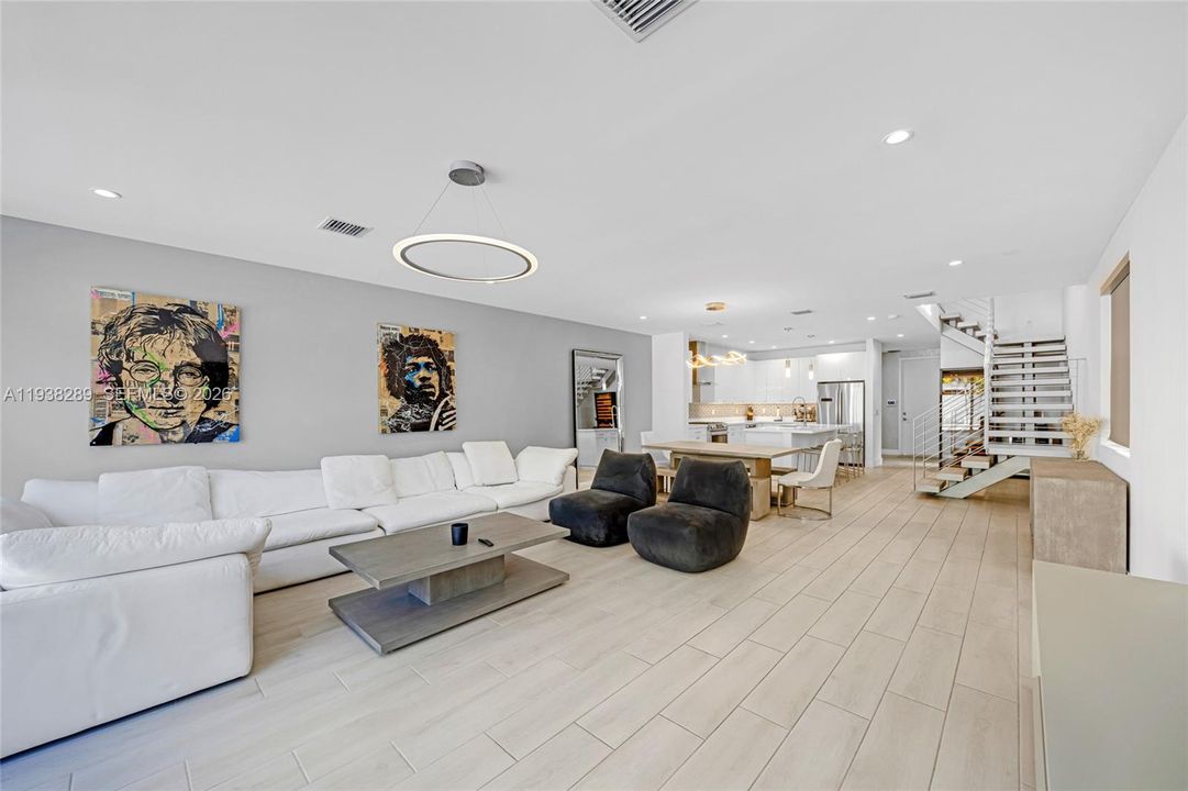 В аренду: $9,500 (3 спален, 3 ванн, 2548 Квадратных фут)