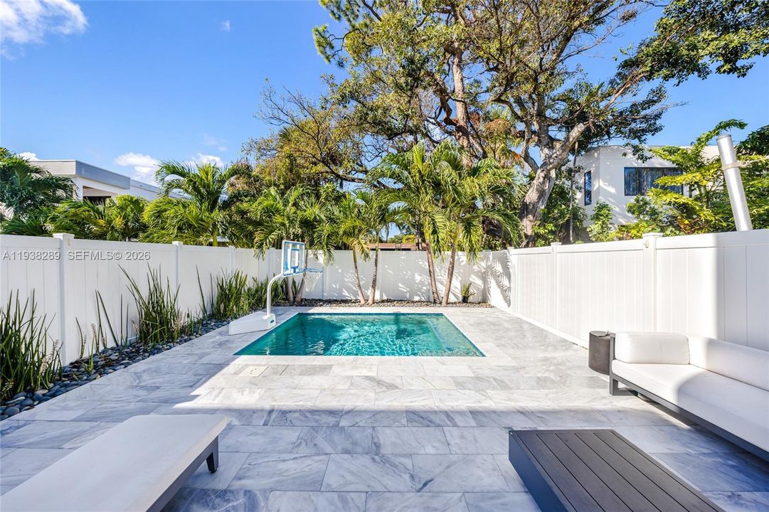 В аренду: $9,500 (3 спален, 3 ванн, 2548 Квадратных фут)