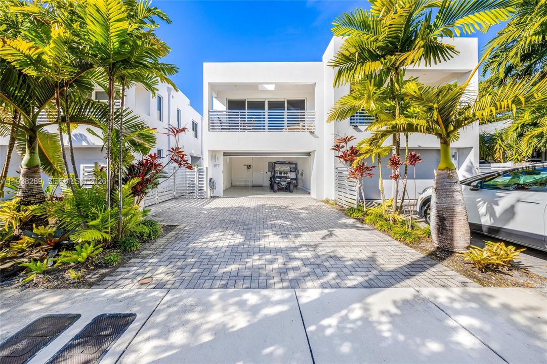 В аренду: $9,500 (3 спален, 3 ванн, 2548 Квадратных фут)