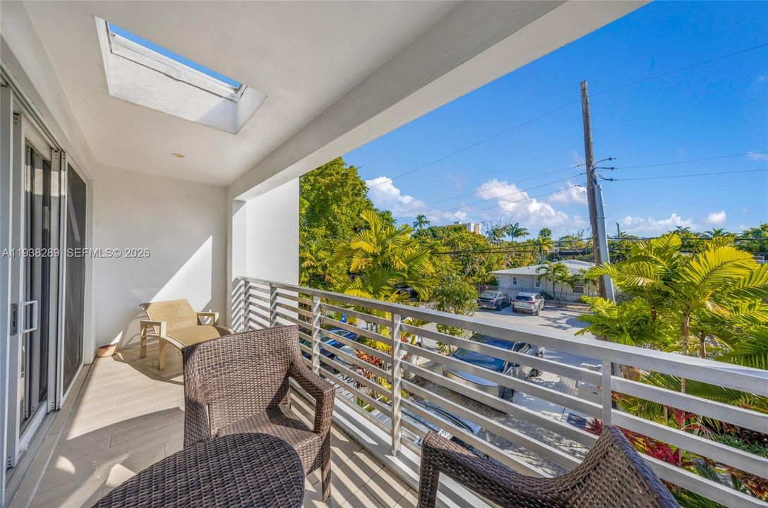 В аренду: $9,500 (3 спален, 3 ванн, 2548 Квадратных фут)