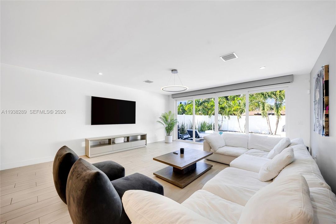 В аренду: $9,500 (3 спален, 3 ванн, 2548 Квадратных фут)