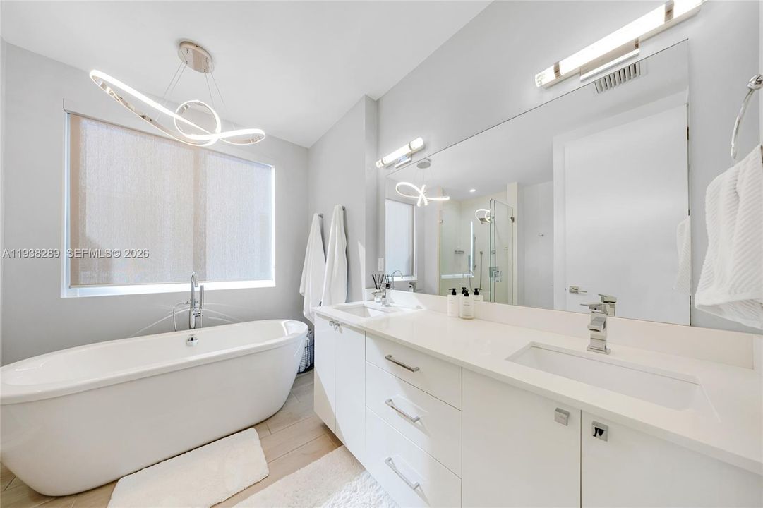 В аренду: $9,500 (3 спален, 3 ванн, 2548 Квадратных фут)