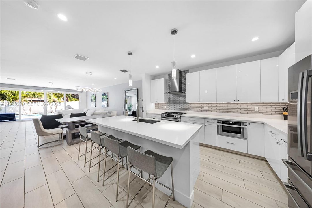 В аренду: $9,500 (3 спален, 3 ванн, 2548 Квадратных фут)