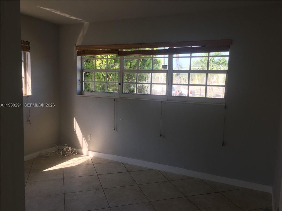 В аренду: $3,000 (3 спален, 2 ванн, 1844 Квадратных фут)