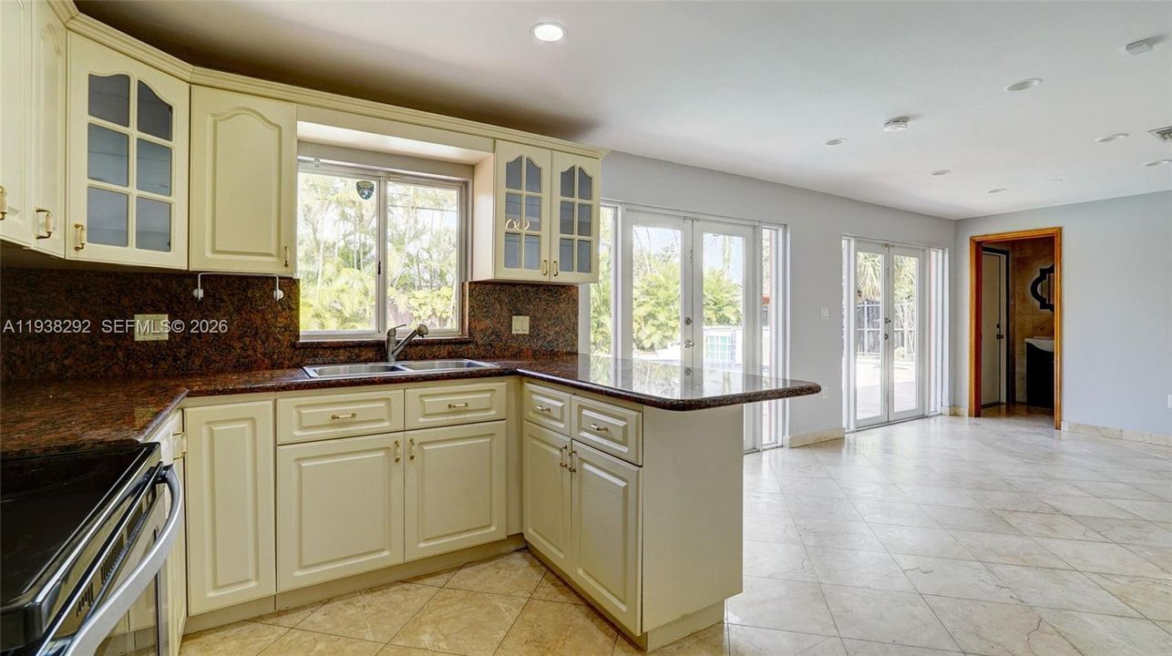 В аренду: $4,095 (3 спален, 3 ванн, 2192 Квадратных фут)