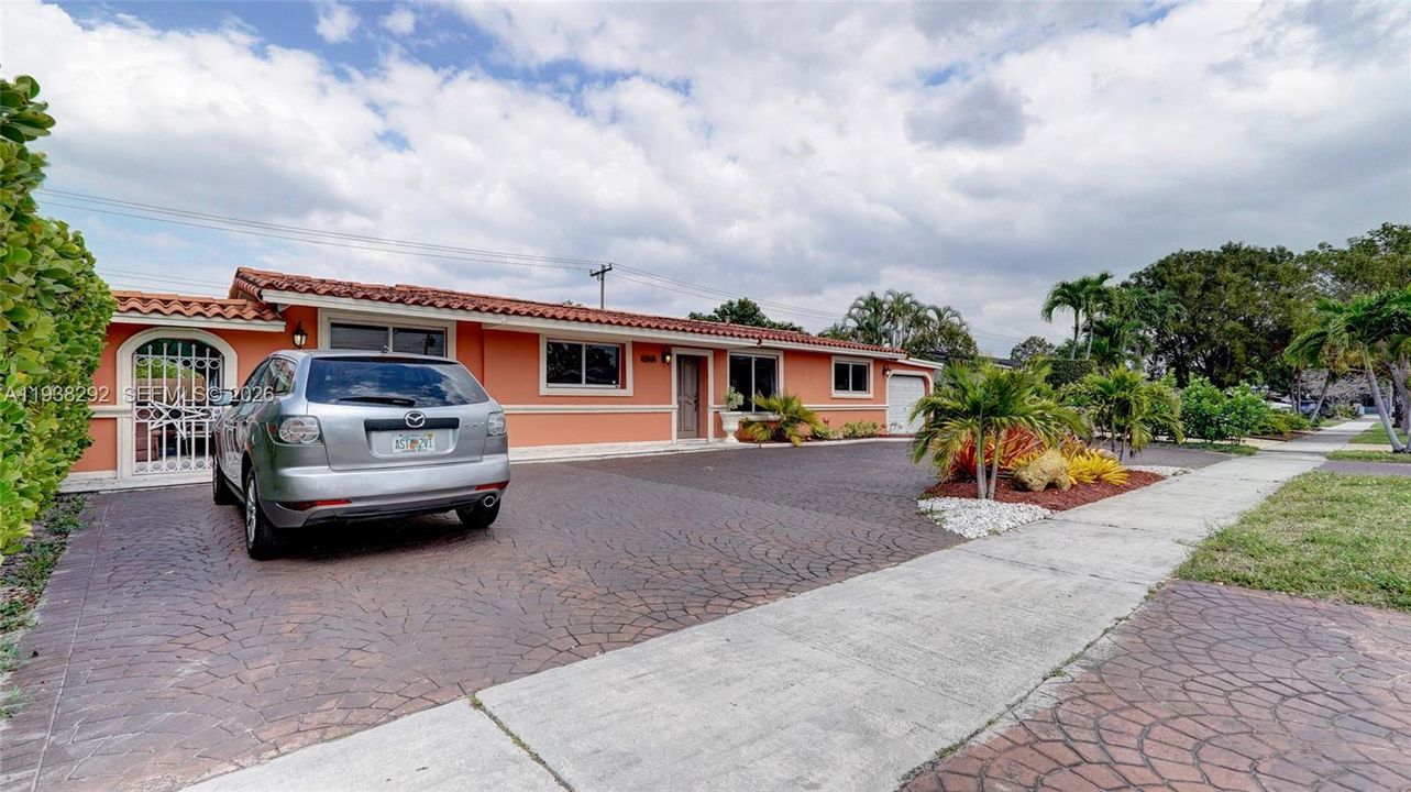 В аренду: $4,095 (3 спален, 3 ванн, 2192 Квадратных фут)