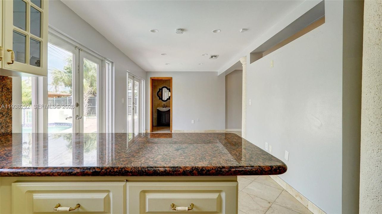 В аренду: $4,095 (3 спален, 3 ванн, 2192 Квадратных фут)